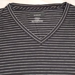 Alfani V-neck t-shirt black white lines